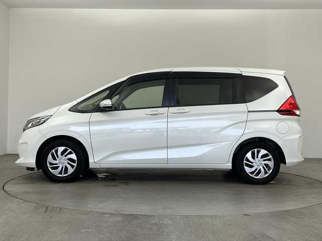ホンダ フリード G ホンダセンシング 兵庫県 2018(平30)年 6.1万km ホワイトオーキッドパール ・純正ナビ＆TV＆BT＆DVD/・バックカメラ/・両側パワースライドドア/・衝突軽減ブレーキ/・レーンキープアシスト/・レーダークルーズコントロール/・誤発進抑制機能/・プラズマクラスター/・前方ドライブレコーダー/・スマートキー/・プッシュスタート/・純正ビルトインETC/・コンフォートビュー/・ドアミラーヒーター/・フロントワイパーデアイサー/・フロアマット/・LEDヘッドライト/・オートライト/・アイドリングストップ/・横滑り防止装置
