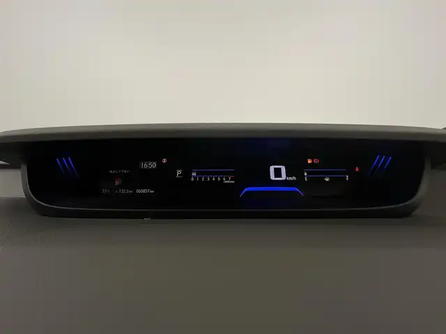 ホンダ フリード G ホンダセンシング 大阪府 2018(平30)年 6.1万km ホワイトオーキッドパール ホンダセンシング/　・衝突軽減ブレーキ/　・レーンキープアシスト/　・レーダークルーズコントロール/　・誤発進抑制機能/純正メモリナビ/　CD/DVD/Bluetooth/TV/バックカメラ/LEDヘッドライト/オートライト/プラズマクラスター/スマートキー/プッシュスタート/ビルトインETC/ドアミラーヒーター/純正フロアマット/アイドリングストップ/横滑り防止装置