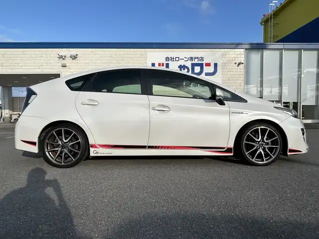 トヨタ プリウス S ツーリングセレ G’s 群馬県 2014(平26)年 10万km ホワイトパールクリスタルシャイン (株)IDOMが運営する【じしゃロン伊勢崎店】の自社ローン専用車両になりますこちらは現金またはオートローンご利用時の価格です。自社ローンご希望の方は別途その旨お申付け下さい/純正SDナビゲーション/CD/DVD/SD/BT/DTV/ETC/オートライト/１８インチアルミホイール/純正フロアマット