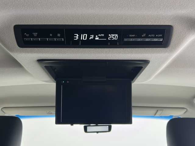 トヨタ グランエース G 宮城県 2020(令2)年 2.3万km ホワイトパールクリスタルシャイン 安全装備/・ブラインドスポットモニター/・プリクラッシュセーフティーシステム/・コーナーセンサー/・レーダークルーズコントロール/・パノラミックビューモニター/・パーキングサポートブレーキ/・横滑り防止装置/・ロードサインアシスト/Tコネクト８インチナビ/・AM/FM/Bluetooth/・CD/DVD/USB/Miracast/LEDヘッドライト/フォグランプ/純正12.1後席モニター/両側電動スライドドア/パワーシート/シートヒーター/デジタルインナーミラー/純正フロアマット/純正17インチアルミホイール/純正ビルトインETC2.0/プッシュスタート/スマートキー/電動格納ドアミラー
