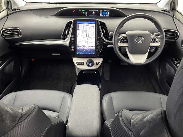 トヨタ プリウス ＰＨＶ S 新潟県 2017(平29)年 5.6万km シルバーM 純正SDメモリナビ/ステアリングヒーター/ステリアリングリモコン/フロントフォグランプ/EVドライブモード/プッシュスタート/バックカメラ/ETC/フルセグテレビ/トヨタセーフティセンス