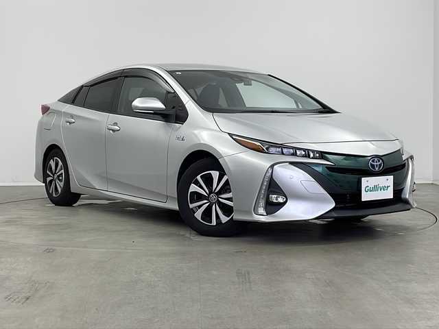 トヨタ プリウス ＰＨＶ S 新潟県 2017(平29)年 5.6万km シルバーM 純正SDメモリナビ/ステアリングヒーター/ステリアリングリモコン/フロントフォグランプ/EVドライブモード/プッシュスタート/バックカメラ/ETC/フルセグテレビ/トヨタセーフティセンス