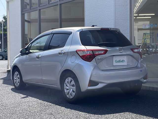 トヨタ ヴィッツ F セーフティーエディションⅡ 神奈川県 2018(平30)年 2.1万km シルバーM 純正ナビ/FM/AM/CD/BT/TV/バックカメラ/ステアリングスイッチ/ドライブレコーダー(フロント)/スマートキー/コーナーセンサー/レーンキープアシスト/アイドリングストップ/ETC/取扱説明書/保証書