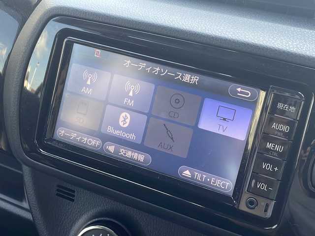 トヨタ ヴィッツ F セーフティーエディションⅡ 神奈川県 2018(平30)年 2.1万km シルバーM 純正ナビ/FM/AM/CD/BT/TV/バックカメラ/ステアリングスイッチ/ドライブレコーダー(フロント)/スマートキー/コーナーセンサー/レーンキープアシスト/アイドリングストップ/ETC/取扱説明書/保証書
