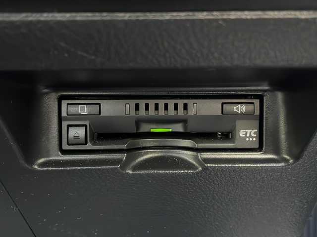 トヨタ ヴィッツ F セーフティーエディションⅡ 神奈川県 2018(平30)年 2.1万km シルバーM 純正ナビ/FM/AM/CD/BT/TV/バックカメラ/ステアリングスイッチ/ドライブレコーダー(フロント)/スマートキー/コーナーセンサー/レーンキープアシスト/アイドリングストップ/ETC/取扱説明書/保証書
