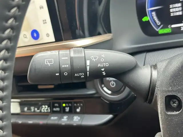 トヨタ クラウン スポーツ Z 静岡県 2023(令5)年 2.8万km プレシャスホワイトパール Toyota Safety Sense/・プリクラッシュセーフティ/・レーンディパーチャーアラート/・オートハイビーム/・ブラインドスポットモニター/パノラマルーフ/パワーバックドア/デジタルインナーミラー/サンドブラウンレザーシート/前席パワーシート/エアシート/シートヒーター/純正12.3型ナビ/地デジTV/【Bluetooth接続】/パノラミックビューモニター/置くだけ充電/ETC（2.0）/LEDヘッドライト/前後ドラレコ/革巻きステアリング/ステアリングスイッチ/クリアランスソナー/純正21インチアルミホイル/サイド/カーテンエアバッグ/スマートキー