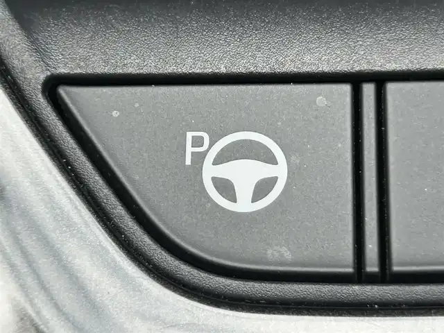 トヨタ クラウン スポーツ Z 静岡県 2023(令5)年 2.8万km プレシャスホワイトパール Toyota Safety Sense/・プリクラッシュセーフティ/・レーンディパーチャーアラート/・オートハイビーム/・ブラインドスポットモニター/パノラマルーフ/パワーバックドア/デジタルインナーミラー/サンドブラウンレザーシート/前席パワーシート/エアシート/シートヒーター/純正12.3型ナビ/地デジTV/【Bluetooth接続】/パノラミックビューモニター/置くだけ充電/ETC（2.0）/LEDヘッドライト/前後ドラレコ/革巻きステアリング/ステアリングスイッチ/クリアランスソナー/純正21インチアルミホイル/サイド/カーテンエアバッグ/スマートキー