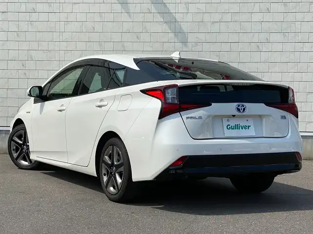 トヨタ プリウス Sツーリングセレクション 岐阜県 2019(令1)年 5.5万km パール 純正SDナビ/bluetooth/CD/DVD/ワンセグTV/純正ドライブレコーダー/バックカメラ/純正ビルトインETC/本革シート/追従式クルーズコントロール/アイドリングストップ