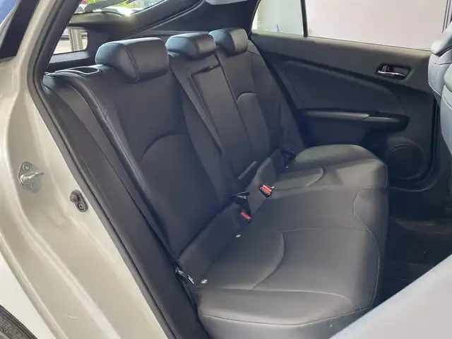 トヨタ プリウス Sツーリングセレクション 岐阜県 2019(令1)年 5.5万km パール 純正SDナビ/bluetooth/CD/DVD/ワンセグTV/純正ドライブレコーダー/バックカメラ/純正ビルトインETC/本革シート/追従式クルーズコントロール/アイドリングストップ