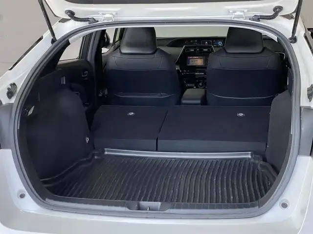 トヨタ プリウス Sツーリングセレクション 岐阜県 2019(令1)年 5.5万km パール 純正SDナビ/bluetooth/CD/DVD/ワンセグTV/純正ドライブレコーダー/バックカメラ/純正ビルトインETC/本革シート/追従式クルーズコントロール/アイドリングストップ