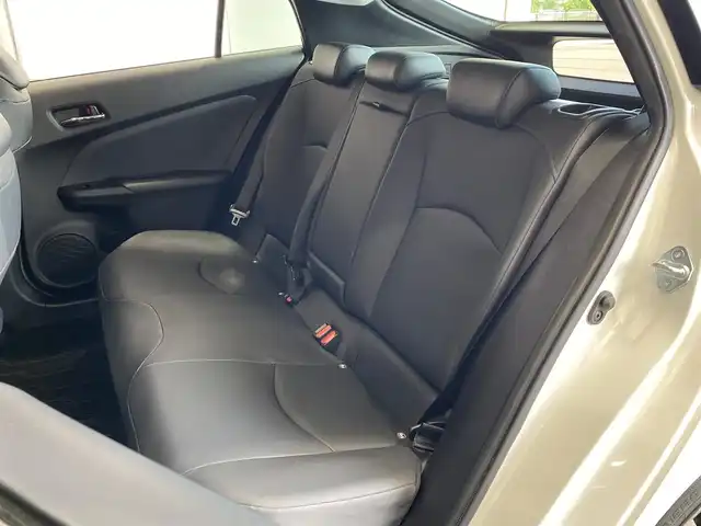 トヨタ プリウス Sツーリングセレクション 岐阜県 2019(令1)年 5.5万km パール 純正SDナビ/bluetooth/CD/DVD/ワンセグTV/純正ドライブレコーダー/バックカメラ/純正ビルトインETC/本革シート/追従式クルーズコントロール/アイドリングストップ