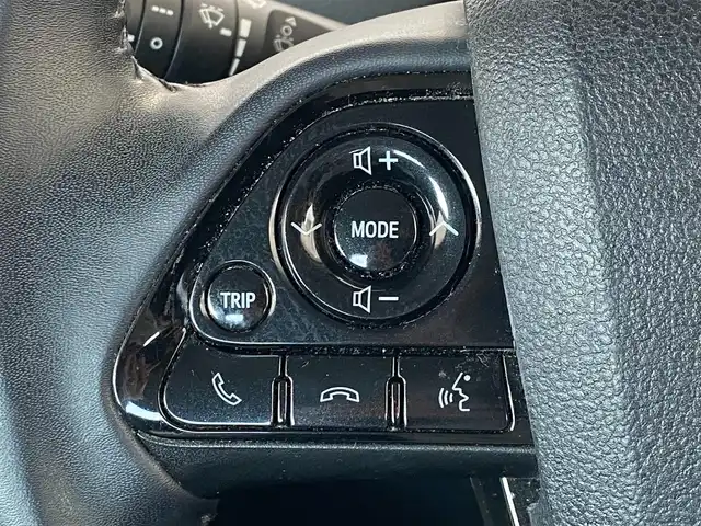 トヨタ プリウス Sツーリングセレクション 岐阜県 2019(令1)年 5.5万km パール 純正SDナビ/bluetooth/CD/DVD/ワンセグTV/純正ドライブレコーダー/バックカメラ/純正ビルトインETC/本革シート/追従式クルーズコントロール/アイドリングストップ