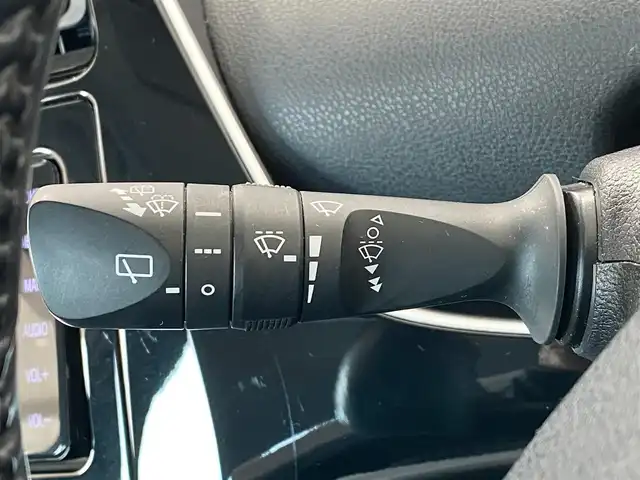 トヨタ プリウス Sツーリングセレクション 岐阜県 2019(令1)年 5.5万km パール 純正SDナビ/bluetooth/CD/DVD/ワンセグTV/純正ドライブレコーダー/バックカメラ/純正ビルトインETC/本革シート/追従式クルーズコントロール/アイドリングストップ