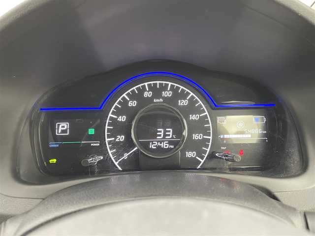 日産 ノート e－パワー X Vセレクション 岡山県 2020(令2)年 5.5万km ダークメタルグレー 社外メモリナビ/BT(AVIC-RZ003)/アラウンドビューモニター/エマージェンシーブレーキ/　レーンキープアシスト/　踏み間違い防止機能/前後コーナーセンサー/デジタルインナーミラー/オートライト/LEDヘッドライト/ISOFIX/インテリジェントキー/プッシュスタート/オートエアコン/チルトステアリング/シートリフター/ウインカーミラー/社外フロアマット/純正15インチAW