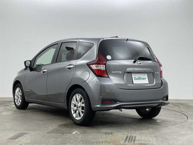 日産 ノート e－パワー X Vセレクション 岡山県 2020(令2)年 5.5万km ダークメタルグレー 社外メモリナビ/BT(AVIC-RZ003)/アラウンドビューモニター/エマージェンシーブレーキ/　レーンキープアシスト/　踏み間違い防止機能/前後コーナーセンサー/デジタルインナーミラー/オートライト/LEDヘッドライト/ISOFIX/インテリジェントキー/プッシュスタート/オートエアコン/チルトステアリング/シートリフター/ウインカーミラー/社外フロアマット/純正15インチAW