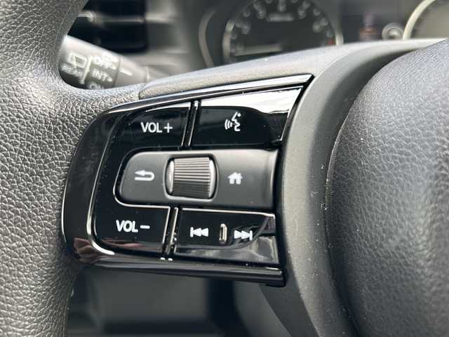 ホンダ ヴェゼル G 鹿児島県 2022(令4)年 4.9万km プラチナホワイトパール ホンダセンシング/KENWOODフローティング9インチナビ/　　BR/フルセグTV/バックカメラ/アダプティブクルーズコントロール/フルLEDヘッドライト/純正15インチアルミホイール/スマートキー/ETC
