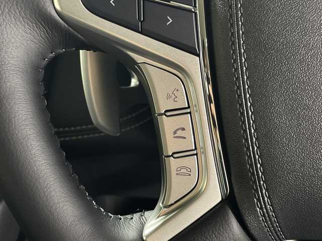 三菱 デリカＤ：５ シャモニー 神奈川県 2025(令7)年 0.1千km グラファイトグレーメタリック/ブラックマイカ 登録済未使用車/CHAMONIX (8人)/ステップレス/4WD/オリジナルナビ取付パッケージ＋リアモニター取付パッケージ(25/300)/D:5専用11型ナビゲーション(322300)/社外11型ナビ(EX11NX)/(CD/DVD/SD/MSV/BT/HDMI/フルセグTV/CarPlay)/マルチアラウンドモニター/12.8型後席用モニター(143550円)/e-Assist/BSM/アダプティブクルーズコントロール/オートマチックハイビーム/両側パワースライドドア/パワーバックドア/半革シート/前席シートヒーター/ステアリングヒーター/電動パーキングブレーキ/AC100V/プッシュスタート/スマートキー/LEDライト/オートライト/純正18インチアルミホイール