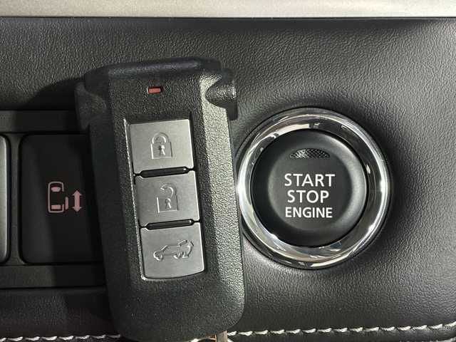 三菱 デリカＤ：５ シャモニー 神奈川県 2025(令7)年 0.1千km グラファイトグレーメタリック/ブラックマイカ 登録済未使用車/CHAMONIX (8人)/ステップレス/4WD/オリジナルナビ取付パッケージ＋リアモニター取付パッケージ(25/300)/D:5専用11型ナビゲーション(322300)/社外11型ナビ(EX11NX)/(CD/DVD/SD/MSV/BT/HDMI/フルセグTV/CarPlay)/マルチアラウンドモニター/12.8型後席用モニター(143550円)/e-Assist/BSM/アダプティブクルーズコントロール/オートマチックハイビーム/両側パワースライドドア/パワーバックドア/半革シート/前席シートヒーター/ステアリングヒーター/電動パーキングブレーキ/AC100V/プッシュスタート/スマートキー/LEDライト/オートライト/純正18インチアルミホイール