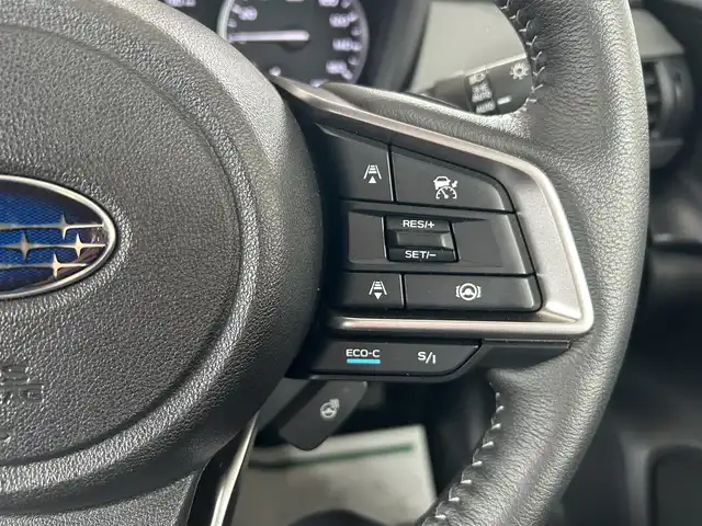 スバル クロストレック ツーリング 道東・釧路十勝 2023(令5)年 0.8万km クリスタルブラックシリカ ４ＷＤ/プッシュスタート/革巻きステアリング/MTモード付/寒冷地仕様/純正ナビ/(BT/USB/iPad/iPhone)/クルーズコントロール/(追従機能あり)/ステアリングスイッチ/ステアリングヒーター/バックカメラ/フルセグTV/シートヒータ/(前席)/エアシーター/(前席)/社外ETC/USB/タイプ入力端子/スマートキー/スペアキー/オートライト/フロントフォグランプ/純正17インチAW/保証書/取扱説明書