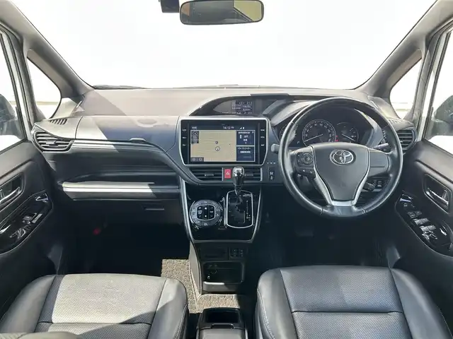 トヨタ エスクァイア Gi 群馬県 2019(令1)年 4.4万km ホワイトパールクリスタルシャイン 純正10インチ純正ナビ(CD/DVD/BT/SD)/フルセグTV/12インチフリップダウンモニター/インテリジェントクリアランスソナー/バックカメラ/ビルドインETC/クルーズコントロール/黒レザーシート/シートヒーター/両側パワースライドドア/純正15AW/ＬＥＤヘッドライト/オートハイビーム/ステアリングスイッチ/コンビハンドル/純正フロアマット/保証書/取扱説明書/スペアキー