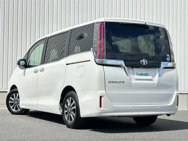 トヨタ エスクァイア Gi 群馬県 2019(令1)年 4.4万km ホワイトパールクリスタルシャイン 純正10インチ純正ナビ(CD/DVD/BT/SD)/フルセグTV/12インチフリップダウンモニター/インテリジェントクリアランスソナー/バックカメラ/ビルドインETC/クルーズコントロール/黒レザーシート/シートヒーター/両側パワースライドドア/純正15AW/ＬＥＤヘッドライト/オートハイビーム/ステアリングスイッチ/コンビハンドル/純正フロアマット/保証書/取扱説明書/スペアキー