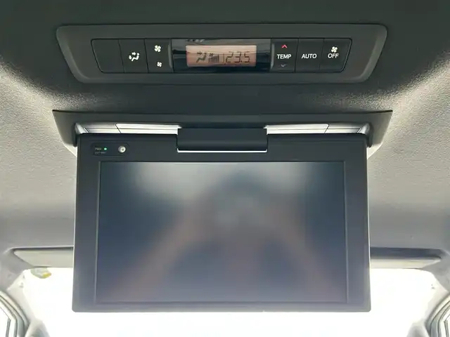 トヨタ エスクァイア Gi 群馬県 2019(令1)年 4.4万km ホワイトパールクリスタルシャイン 純正10インチ純正ナビ(CD/DVD/BT/SD)/フルセグTV/12インチフリップダウンモニター/インテリジェントクリアランスソナー/バックカメラ/ビルドインETC/クルーズコントロール/黒レザーシート/シートヒーター/両側パワースライドドア/純正15AW/ＬＥＤヘッドライト/オートハイビーム/ステアリングスイッチ/コンビハンドル/純正フロアマット/保証書/取扱説明書/スペアキー