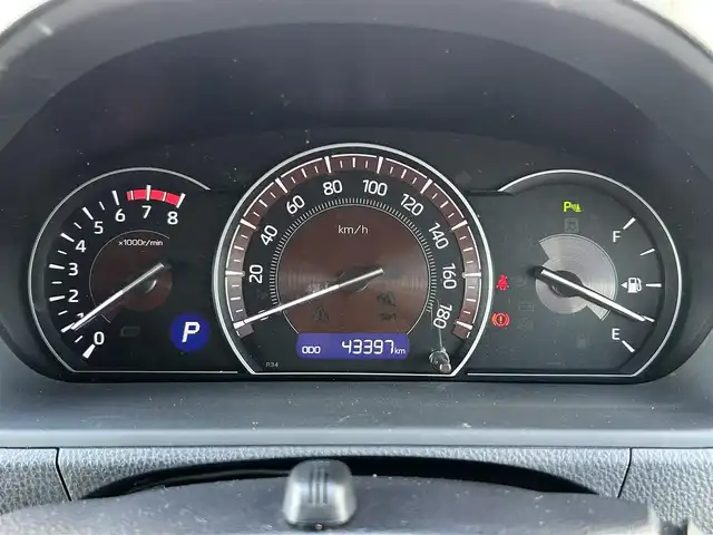 トヨタ エスクァイア Gi 群馬県 2019(令1)年 4.4万km ホワイトパールクリスタルシャイン 純正10インチ純正ナビ(CD/DVD/BT/SD)/フルセグTV/12インチフリップダウンモニター/インテリジェントクリアランスソナー/バックカメラ/ビルドインETC/クルーズコントロール/黒レザーシート/シートヒーター/両側パワースライドドア/純正15AW/ＬＥＤヘッドライト/オートハイビーム/ステアリングスイッチ/コンビハンドル/純正フロアマット/保証書/取扱説明書/スペアキー