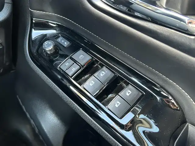 トヨタ エスクァイア Gi 群馬県 2019(令1)年 4.4万km ホワイトパールクリスタルシャイン 純正10インチ純正ナビ(CD/DVD/BT/SD)/フルセグTV/12インチフリップダウンモニター/インテリジェントクリアランスソナー/バックカメラ/ビルドインETC/クルーズコントロール/黒レザーシート/シートヒーター/両側パワースライドドア/純正15AW/ＬＥＤヘッドライト/オートハイビーム/ステアリングスイッチ/コンビハンドル/純正フロアマット/保証書/取扱説明書/スペアキー