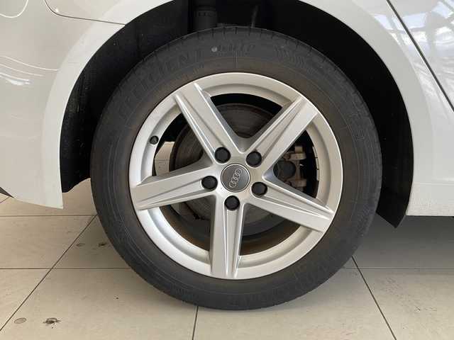 アウディ Ａ３ スポーツバック 1．4 TFSI 新潟県 2017(平29)年 7万km グレイシアホワイトメタリック 純正メモリナビ/CD/DVD/BT/フルセグテレビ/ミュージックサーバー/バックカメラ/ETC/衝突被害軽減ブレーキ/レーダークルーズコントロール/コーナーセンサー/ステアリングスイッチ/スマートキー/プッシュスタート/LEDヘッドライト/オートライト/純正16インチアルミホイール