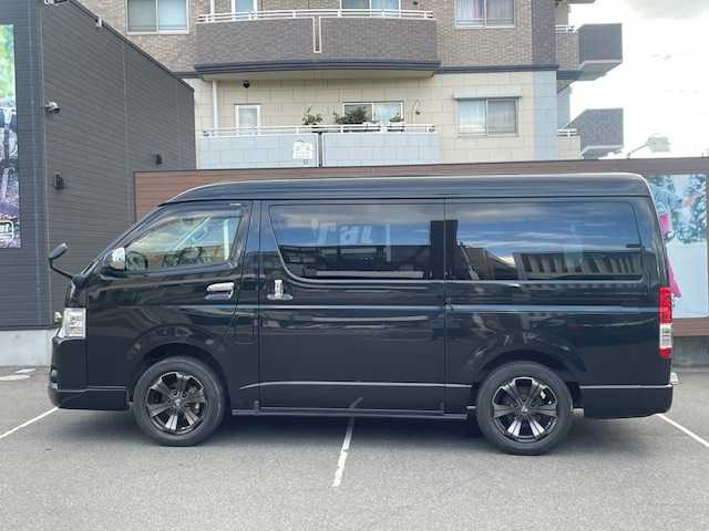 トヨタ ハイエース GL 福島県 2018(平30)年 4万km 黒 ワンオーナー/4WD/FLEXオリジナルシート・ベドキット/アルパインフリップダウンモニター/木目調フローリング/バルベロ17AW/寒冷地仕様/SDナビ