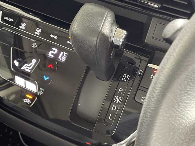 日産 ルークス HWS X プロパイロットED 神奈川県 2024(令6)年 0.4万km フローズンバニラパール プロパイロット/純正ディズプレイオーディオ　ナビ機能なし/Bluetooth/全方位カメラ/オートホールド/ドライブレコーダー/インテリジェントミラー/ETC/インテリジェントキー/プッシュスタート/ステアリングスイッチ/オートライト/両側パワースライドドア/アイドリングストップ/SOSコール/シートリフター/LEDヘッドライト/フォグランプ/電動格納ミラー/ウィンカーミラー/純正フロアマット/純正バイザー