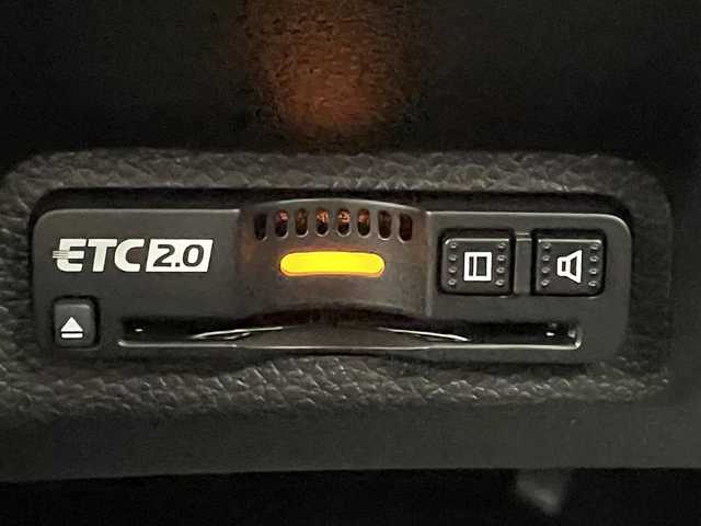 ホンダ ヴェゼル ハイブリッド e:HEV Z 茨城県 2025(令7)年 0.1千km クリスタルブラックパール 9インチHonda CONNECTディスプレー/・バックカメラ/・FM/AM/USB/Bluetooth/フルセグTV/・Apple CarPlay/Android　Auto/BSM/ワイヤレス受電/ビルドインETC2.0/パワーバックドア/ステアリングヒーター/運転席＆助手席シートヒーター/前後コーナーセンサー/Honda SENSING/・アダプティブクルーズコントロール/・誤発進抑制機能/・レーンキープアシスト/・近距離衝突軽減ブレーキ/パドルシフト/ハーフレザーシート/LEDヘッドライト/オートハイビーム/オートライト/オットマン