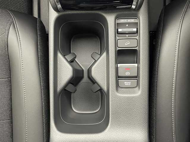 ホンダ ヴェゼル ハイブリッド e:HEV Z 茨城県 2025(令7)年 0.1千km クリスタルブラックパール 9インチHonda CONNECTディスプレー/・バックカメラ/・FM/AM/USB/Bluetooth/フルセグTV/・Apple CarPlay/Android　Auto/BSM/ワイヤレス受電/ビルドインETC2.0/パワーバックドア/ステアリングヒーター/運転席＆助手席シートヒーター/前後コーナーセンサー/Honda SENSING/・アダプティブクルーズコントロール/・誤発進抑制機能/・レーンキープアシスト/・近距離衝突軽減ブレーキ/パドルシフト/ハーフレザーシート/LEDヘッドライト/オートハイビーム/オートライト/オットマン