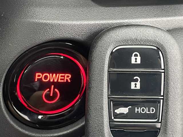 ホンダ ヴェゼル ハイブリッド e:HEV Z 茨城県 2025(令7)年 0.1千km クリスタルブラックパール 9インチHonda CONNECTディスプレー/・バックカメラ/・FM/AM/USB/Bluetooth/フルセグTV/・Apple CarPlay/Android　Auto/BSM/ワイヤレス受電/ビルドインETC2.0/パワーバックドア/ステアリングヒーター/運転席＆助手席シートヒーター/前後コーナーセンサー/Honda SENSING/・アダプティブクルーズコントロール/・誤発進抑制機能/・レーンキープアシスト/・近距離衝突軽減ブレーキ/パドルシフト/ハーフレザーシート/LEDヘッドライト/オートハイビーム/オートライト/オットマン