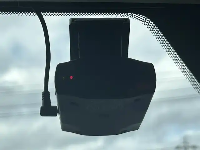 レクサス ＮＸ 300h バージョンL 岡山県 2019(令1)年 9.3万km グラファイトブラックガラスフレーク 登録時走行距離93041km/純正12.3インチナビ/フルセグTV(AM.FM.CD.DVD.TV.BT)/パノラミックビューモニター/ヘッドアップディスプレイ/ドライブレコーダー/シートヒーター/エアシート/ステアリングヒーター/クリアランスソナー/衝突軽減ブレーキ/レーダークルーズコントロール/レーンディパーチャーアラート/オートライト/オートマチックハイビーム/アイドリングストップ/パワーバックドア/18インチ純正AW/純正フロアマット/本革シート/全席パワーシート/３眼ＬＥＤライト