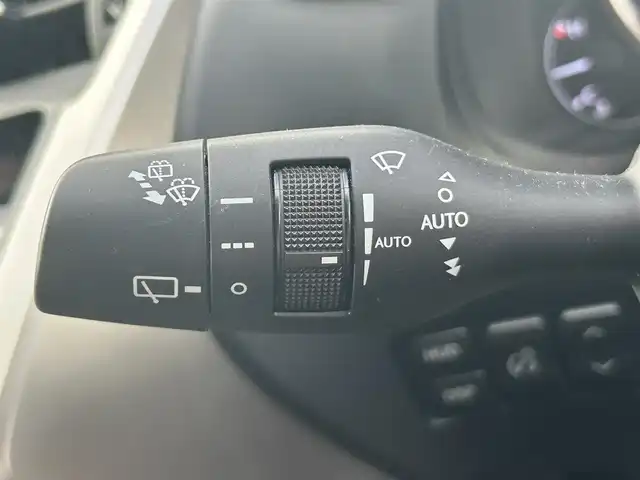 レクサス ＮＸ 300h バージョンL 岡山県 2019(令1)年 9.3万km グラファイトブラックガラスフレーク 登録時走行距離93041km/純正12.3インチナビ/フルセグTV(AM.FM.CD.DVD.TV.BT)/パノラミックビューモニター/ヘッドアップディスプレイ/ドライブレコーダー/シートヒーター/エアシート/ステアリングヒーター/クリアランスソナー/衝突軽減ブレーキ/レーダークルーズコントロール/レーンディパーチャーアラート/オートライト/オートマチックハイビーム/アイドリングストップ/パワーバックドア/18インチ純正AW/純正フロアマット/本革シート/全席パワーシート/３眼ＬＥＤライト