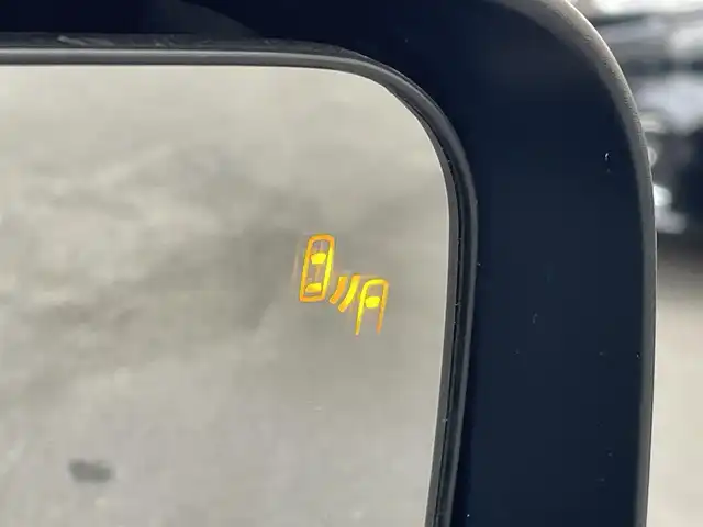 三菱 デリカＤ：５ シャモニー 東京都 2025(令7)年 0.1千km グラファイトグレーメタリック/ブラックマイカ 登録済未使用車　/純正１１型メモリナビフルセグ　/・BluetoothAudio/HDMI/USB/・CD/SD/DVD/AM/FM/純正１２型後席モニター　/アラウンドビュー モニター/ｅアシスト　/（予防安全技術）/・衝突被害軽減ブレーキシステム/・車線逸脱警報システム/・レーダークルーズコントロール　/・オートマチックハイビーム/・誤発進抑制機能/・後退時車両検知機能/ハーフレザーシート/両側パワースライドドア　/パワーバックドア　/アイドリングストップ/スペアキーX１/保証書＆取説