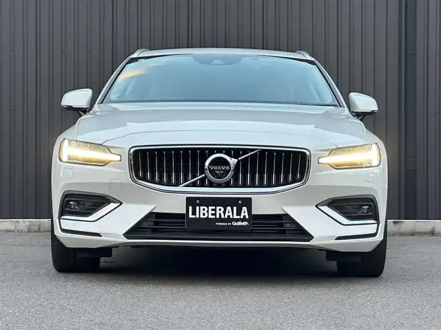 ボルボ Ｖ６０ T5 インスクリプション 福島県 2019(平31)年 6万km クリスタルホワイトP Harmon Kardon/アダプティブクルーズコントロール/ブラインドスポットモニター/レーンキープアシスト/ヘッドアップディスプレイ/インテリセーフ/アクティブベンティングヘッドライト/自動駐車/パーキングアシスト/ファインナッパレザー(ブロンド)/パワーシート(前席)/エアシート(前席)/シートヒーター(前席)/パワーバックドア/フットオープナー/純正ナビ(BT/USB/CD)/AppleCarPlay/フルセグTV/360°/バックカメラ/純正19AW/ドライブレコーダー(前後)/ETC/取扱説明書/保証書/スペアキー