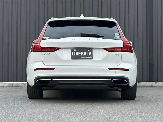 ボルボ Ｖ６０ T5 インスクリプション 福島県 2019(平31)年 6万km クリスタルホワイトP Harmon Kardon/アダプティブクルーズコントロール/ブラインドスポットモニター/レーンキープアシスト/ヘッドアップディスプレイ/インテリセーフ/アクティブベンティングヘッドライト/自動駐車/パーキングアシスト/ファインナッパレザー(ブロンド)/パワーシート(前席)/エアシート(前席)/シートヒーター(前席)/パワーバックドア/フットオープナー/純正ナビ(BT/USB/CD)/AppleCarPlay/フルセグTV/360°/バックカメラ/純正19AW/ドライブレコーダー(前後)/ETC/取扱説明書/保証書/スペアキー