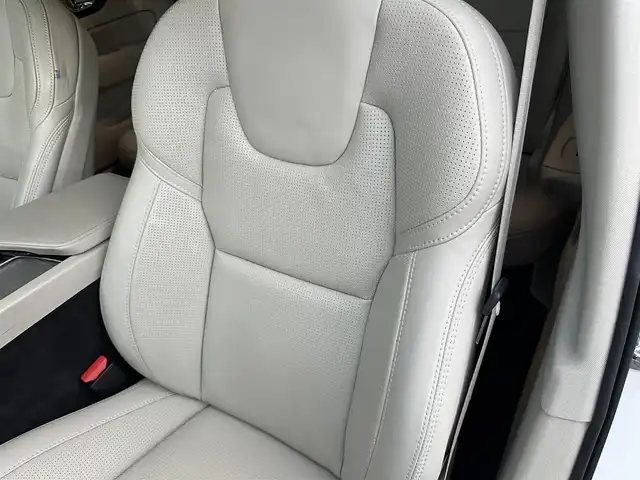 ボルボ Ｖ６０ T5 インスクリプション 福島県 2019(平31)年 6万km クリスタルホワイトP Harmon Kardon/アダプティブクルーズコントロール/ブラインドスポットモニター/レーンキープアシスト/ヘッドアップディスプレイ/インテリセーフ/アクティブベンティングヘッドライト/自動駐車/パーキングアシスト/ファインナッパレザー(ブロンド)/パワーシート(前席)/エアシート(前席)/シートヒーター(前席)/パワーバックドア/フットオープナー/純正ナビ(BT/USB/CD)/AppleCarPlay/フルセグTV/360°/バックカメラ/純正19AW/ドライブレコーダー(前後)/ETC/取扱説明書/保証書/スペアキー