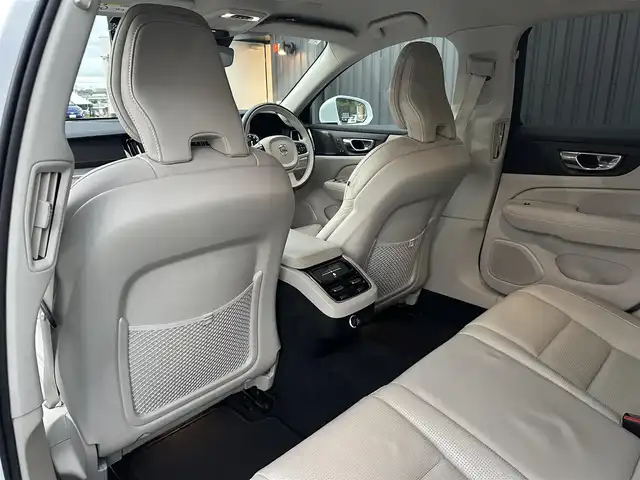 ボルボ Ｖ６０ T5 インスクリプション 福島県 2019(平31)年 6万km クリスタルホワイトP Harmon Kardon/アダプティブクルーズコントロール/ブラインドスポットモニター/レーンキープアシスト/ヘッドアップディスプレイ/インテリセーフ/アクティブベンティングヘッドライト/自動駐車/パーキングアシスト/ファインナッパレザー(ブロンド)/パワーシート(前席)/エアシート(前席)/シートヒーター(前席)/パワーバックドア/フットオープナー/純正ナビ(BT/USB/CD)/AppleCarPlay/フルセグTV/360°/バックカメラ/純正19AW/ドライブレコーダー(前後)/ETC/取扱説明書/保証書/スペアキー