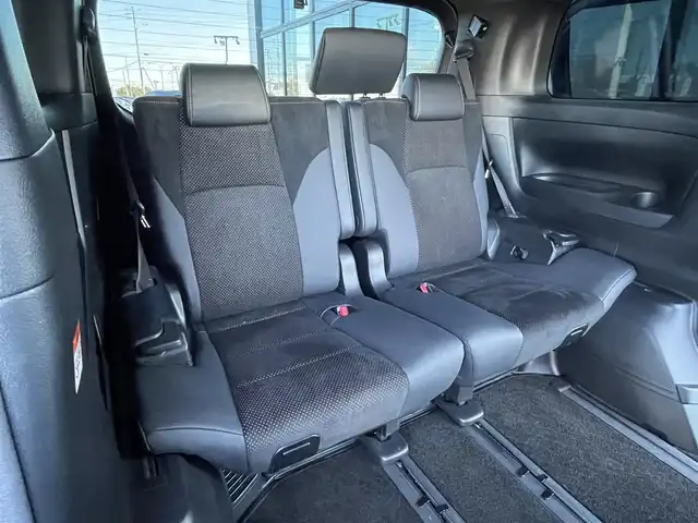 トヨタ アルファード S タイプゴールドⅡ 道央・札幌 2021(令3)年 2.8万km ホワイトパールクリスタルシャイン ４WD/モデリスタエアロ/純正ナビ/AM/FM/USB/BT/トヨタセーフティセンス/プリクラッシュセーフティ/横滑り防止装置/レーダークルーズコントロール/レーンキープアシスト/クリアランスソナー/ブラインドスポットモニター/パーキングサポートブレーキ/リアクロストラフィックアラート/ロードサインアシスト/バックカメラ/ビルトインETC2.0/ドライブレコーダー/アイドリングストップ/ECOMODE/デジタルインナーミラー/両側パワースライドドア/パワーバックドア/2列目オットマン/ハーフレザーシート/革巻きステアリング/ステアリングリモコン/AC100V/電動パーキング/ブレーキホールド/MTモード付AT/プッシュスタート/スマートキー/LEDヘッドライト/オートライト/フォグランプ/電動格納ミラー/ウィンカーミラー/フロアマット/ドアバイザー