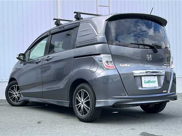 ホンダ フリード スパイク ハイブリット ジャストセレクション 三重県 2013(平25)年 11.7万km ポリッシュドメタルメタリック 純正ナビ　/バックカメラ /ETC /両側スライドドア/純正フロアマット /ウィンカーミラー /電動格納ミラー/禁煙車
