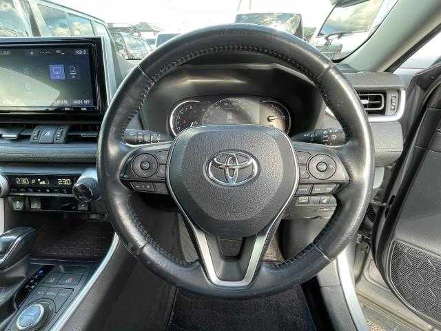 トヨタ ＲＡＶ４ G Zパッケージ 岩手県 2019(令1)年 5.3万km シルバーメタリック 純正ＳＤナビ　Ｂｌｕｅｔｏｏｔｈ／ＣＤ／ＤＶＤ／フルセグＴＶ　/バックカメラ　/ＴＲＤフルエアロ　/前後ドラレコ　/前席シートヒーター　/シートメモリー　/レーダークルコン　/デジタルインナーミラー/ETC2.0/4WD/ステアリングヒーター/電動リアゲート