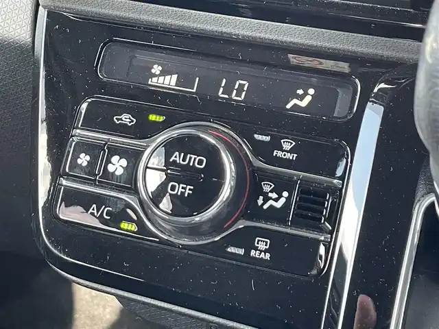 ダイハツ タント カスタム RS 滋賀県 2019(令1)年 1.9万km ブラックマイカメタリック 純正ナビ/【CD.DVD.Bluetooth.フルセグTV】/バックカメラ/衝突軽減ブレーキ/両側電動スライドドア/クリアランスソナー/LEDヘッドライト/オートライト/オートハイビーム/ETC/前後ドライブレコーダー/ハーフレザーシート/ステアリングスイッチ/プッシュスタート/スマートキー/スペアキー