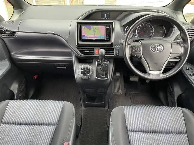 トヨタ ヴォクシー ZS 煌 佐賀県 2014(平26)年 12万km ブラック こちらは現金またはオートローンご利用時の価格です/自社ローンご希望の方は別途その旨お申付け下さい/禁煙車　/７人乗り　/エクリプスナビ ＴＶ ＢＴオーディオ ＤＶＤ ＣＤ　/バックカメラ　/両側電動スライドドア