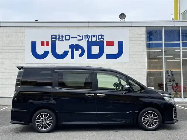 トヨタ ヴォクシー ZS 煌 佐賀県 2014(平26)年 12万km ブラック こちらは現金またはオートローンご利用時の価格です/自社ローンご希望の方は別途その旨お申付け下さい/禁煙車　/７人乗り　/エクリプスナビ ＴＶ ＢＴオーディオ ＤＶＤ ＣＤ　/バックカメラ　/両側電動スライドドア
