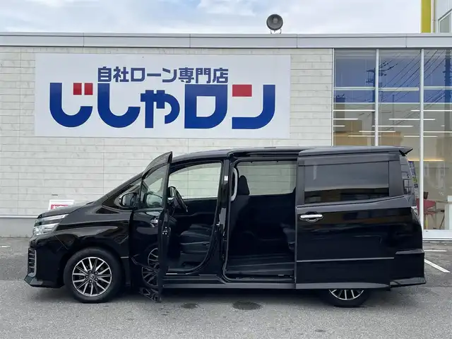 トヨタ ヴォクシー ZS 煌 佐賀県 2014(平26)年 12万km ブラック こちらは現金またはオートローンご利用時の価格です/自社ローンご希望の方は別途その旨お申付け下さい/禁煙車　/７人乗り　/エクリプスナビ ＴＶ ＢＴオーディオ ＤＶＤ ＣＤ　/バックカメラ　/両側電動スライドドア