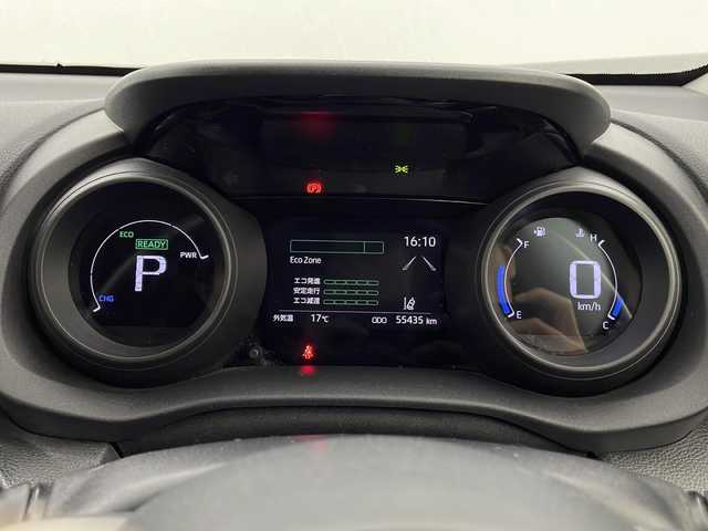 トヨタ ヤリスクロス ハイブリッド X 宮城県 2021(令3)年 5.6万km ベージュ トヨタセーフティーセンス/・プリクラッシュセーフティ/・レーントレーシングアシスト/・レーダークルーズコントロール/・クリアランスソナー（前後）/・オートハイビーム/純正DA/（地図機能あり）/・BT.USB.CD/DVD/全周囲カメラ/LEDヘッドライト/スタアリングスイッチ/プッシュスタート/スマートキー/横滑り防止/アイドリングストップ/ビルトインETC/電子パーキングブレーキ/純正フロアマット/純正ドアバイザー
