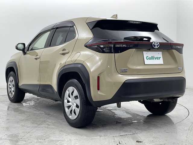 トヨタ ヤリスクロス ハイブリッド X 宮城県 2021(令3)年 5.6万km ベージュ トヨタセーフティーセンス/・プリクラッシュセーフティ/・レーントレーシングアシスト/・レーダークルーズコントロール/・クリアランスソナー（前後）/・オートハイビーム/純正DA/（地図機能あり）/・BT.USB.CD/DVD/全周囲カメラ/LEDヘッドライト/スタアリングスイッチ/プッシュスタート/スマートキー/横滑り防止/アイドリングストップ/ビルトインETC/電子パーキングブレーキ/純正フロアマット/純正ドアバイザー